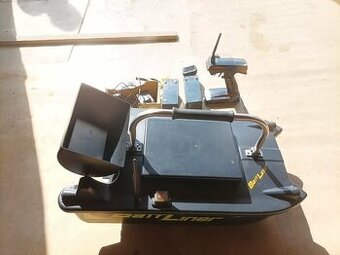 Zavážacia loďka Bait liner + bezdrôtový sonar v hodinkách