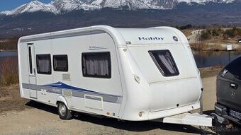 Obytny prives Hobby 540 KMFE - solarny panel, mover