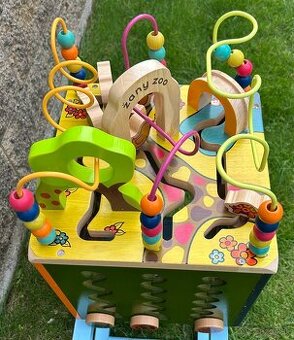 Interaktivna kocka B-Toys