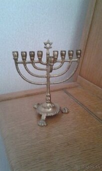 9 ramenný kovový svietnik