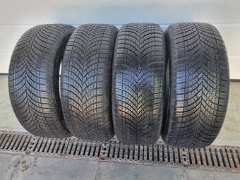 Celoročné pneu Goodyear 225/55 R17 – cca 7,5 mm  dezén