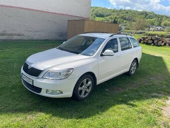 Škoda Octavia AC Kombi (biela), 1.6