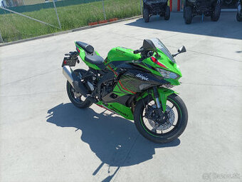 Kawasaki Ninja ZX-4RR (2025)
