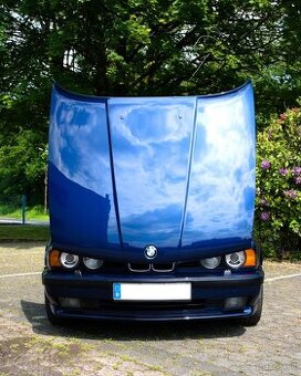 BMW E34 M5 facelift – originál kapota + blatník