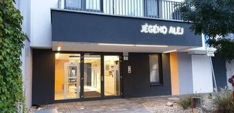Prenajmem garážové státie- Jégeho alej 6
