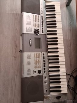 Yamaha psr e403