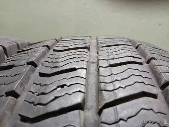 Predam 2× pneumatiky barum 215/65/15 C