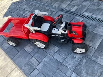 Elektricky traktor
