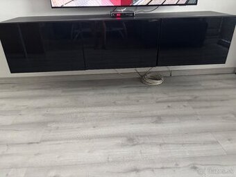 Čierny tv stolik
