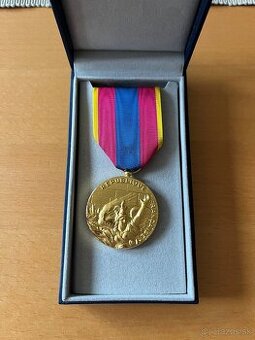 Medaila - Médaille de la Défense Nationale – or (zlatá)