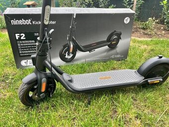 kolobežka ninebot kickscooter F2