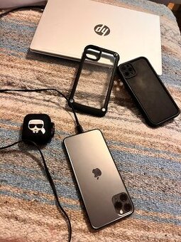 iPhone 11 pro max + a AirPods