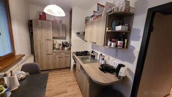 Na predaj 2 izbový byt na ulici Školská , Veľký Šariš okres 