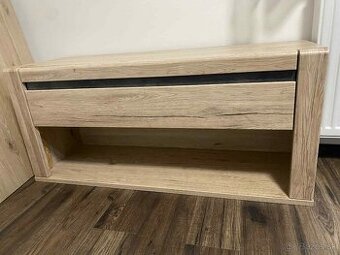 Nábytok chodba / predsieň - zvyšný vesiak / botnik