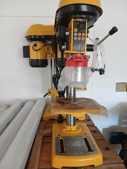 Predám malu stojanovú vrtačku  BELGER