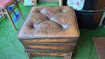 Luxusná kožená taburetka