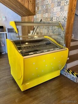 Zmrzlinová vitrína JUKA