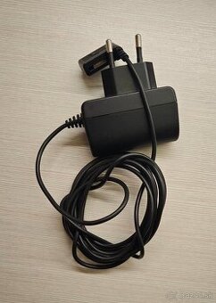 Nabíječka Sony Ericsson CST-75