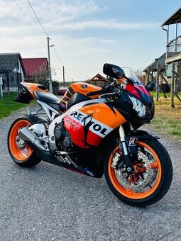 Honda cbr 1000 rr Repsol      …Možna vymena…