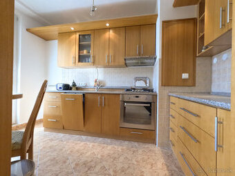 Prenájom 3 izbový byt, Žilina - Solinky, Cena: 700€