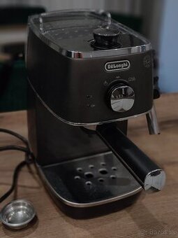 Pákový kávovar delonghi