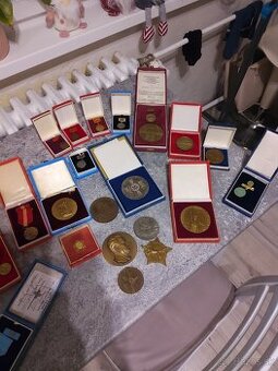 Medaile,plakety,fokos,karbitka...