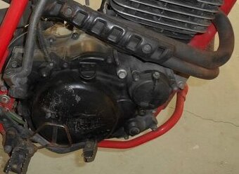 Rozpredam spodok motora Yamaha tt350