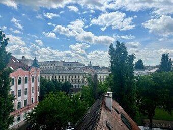 VEĽKORYSÝ MEZANÍN (156 m²) V CENTRE BRATISLAVY