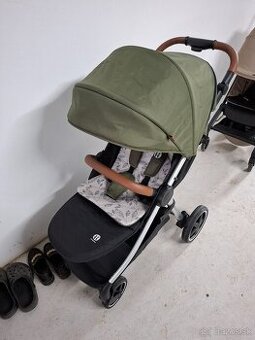 Petite&Mars royal horčicový/zelený športový kočiar