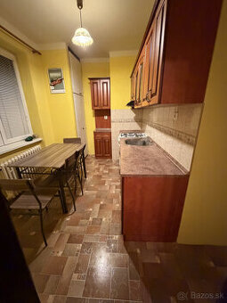 Na prenájom 2-izbový byt v Humennom.