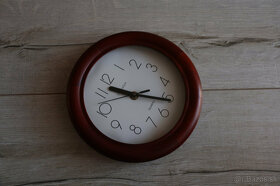 Nástenné hodiny QUARTZ