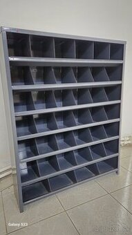 Kovový regál - organizér