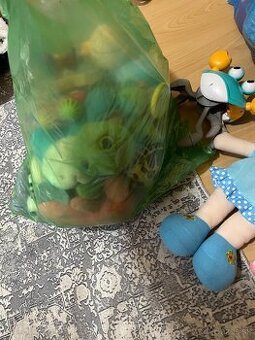 Predam cca 50ks hraciek celkova cena cca 100€ predame za 20€