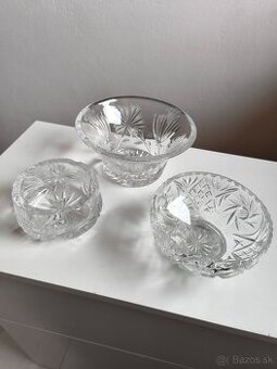 Pribrusovane misky a popolnik