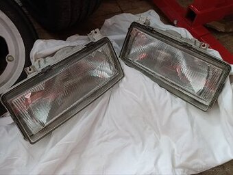 Predám predné svetlá škoda Felicia 1.3 1.6 1.9D