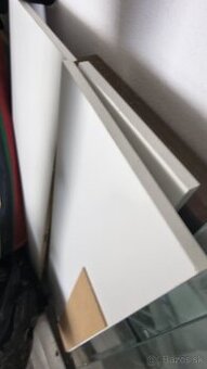 Poličky sklo aj drevo