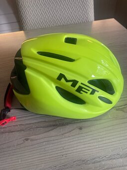 Met cyklisticka prilba