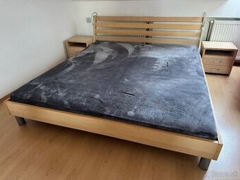 Manželská posteľ 200x180 a nočné stolíky