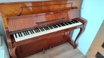 Pianíno (klavír)  - Petrof  Chippendale.