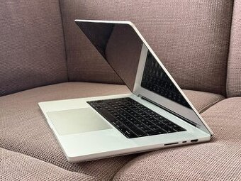 MacBook Pro 16 inch M1 2021 silver