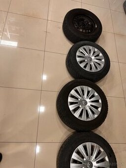 Disky z golfa 195/65 R15 T zimné gumy - 1