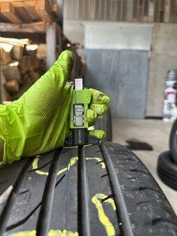 215/60 R16
