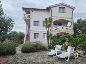 CHORVÁTSKO - Apartmánový dom so 6 apartmánmi - VRSI, Zadar