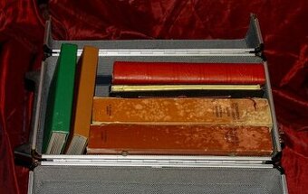 Známky z pozostalosti po zberateľovi.