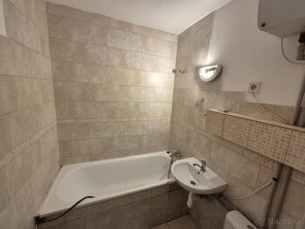 Predám 1 iz. byt, ul. Hviezdoslavova, Komárno (majiteľ)