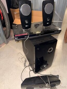 LG domáce kino so subwooferom a reproduktormi