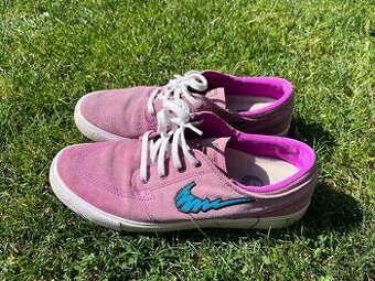 Nike Janoski