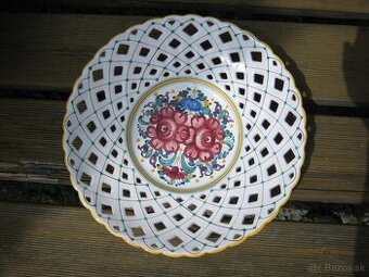 Modranská keramika tanier závesný 2 kusy.