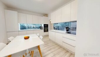 2-izbový zariadenýý byt,novostavba,vyhradené garážove miesto