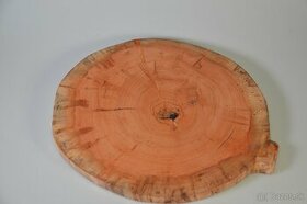 Opracovaný drevený kruh/koláč z masívu - 1